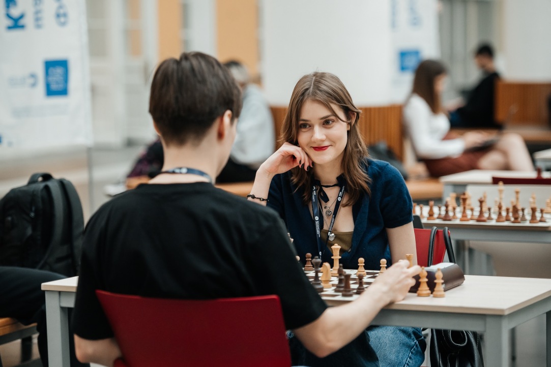 Illustration for news: From Student to Pro: Making the Knight's Move