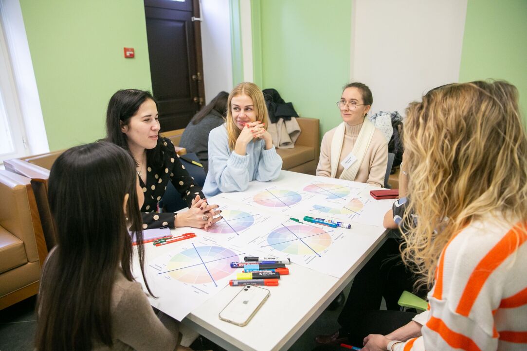 HSE Scientists Reveal How Staying at Alma Mater Can Affect Early-Career Researchers